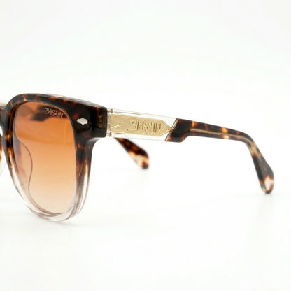 Close-up of 7A quality brown acetate finish on Zikrain 62001.